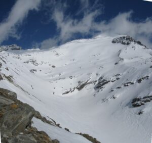 Rheinwaldhorn in den Wolken
