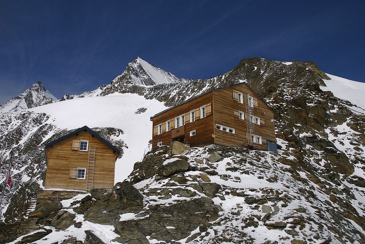 Bild der Mischabelhütte im Wallis