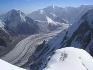 Khan Tengri Base Camp von oben