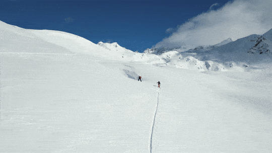 Skitourengeher im Aufstieg