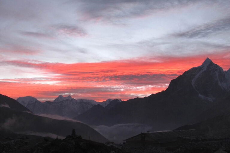 Manaslu bei Sonnenuntergang