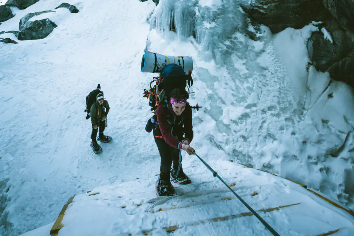 Schwierige Passage beim Schneeschuh Inferno