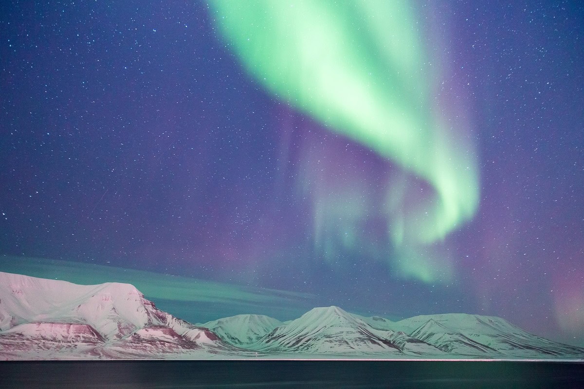 Polarlicht über Svalbard